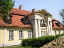 P5075468 Koźminek. Późnobarokowy dwór wzniesiony w drugiej połowie XIX wieku.