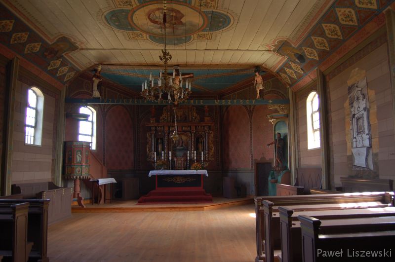 czerwiec-19 Drewniany kościół zbudowany w 1754 roku na planie wydłużonego ośmioboku, bez wyodrębnionego prezbiterium. Obecnie świątynia jest w trakcie remontu i generalnej konserwacji.